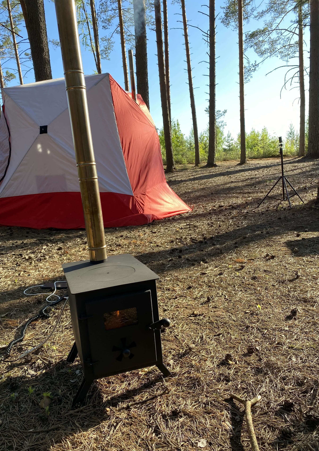 Camping in the woods - necessary things and what to avoid